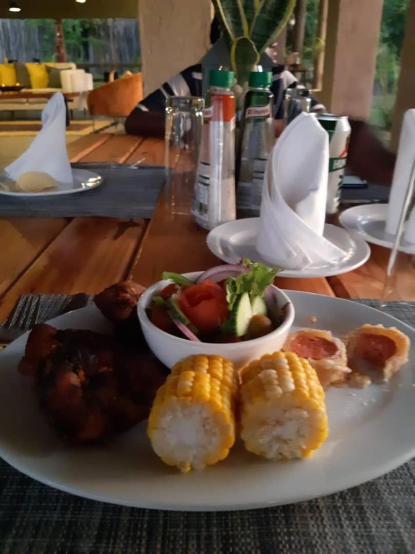 Xhabe Safari Lodge Chobe Muchenje Luaran gambar